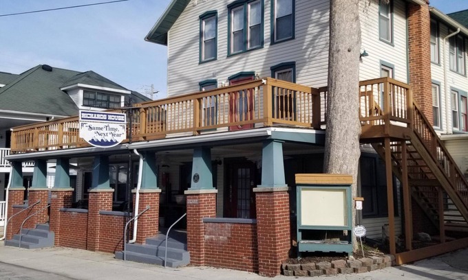 Lakeside Condo | 317 Maple Unit 8 in Lakeside