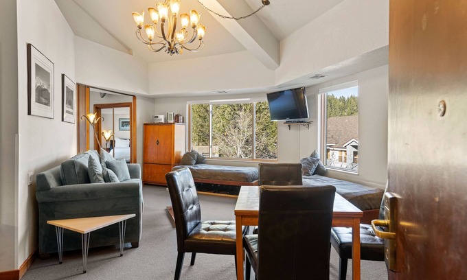 Olympic Valley Condo | 321 | Luxe Top Floor 1BD - A/C, Pool & Kitchen