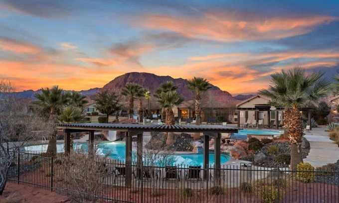 Santa Clara House | 33| Poolside Retreat in St George with 3 Deck Views