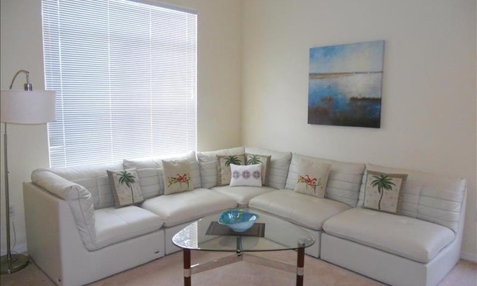 Marbella House | 34 Cadiz House