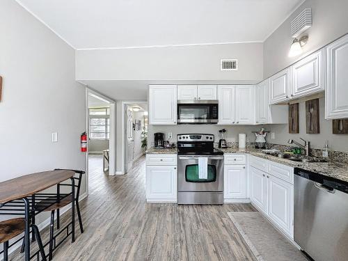 Tampa House | 3517 River Grove Drive