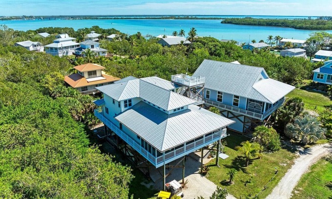 Placida House | 360* Views at "LGI Paradise" ~ Screened Porch w/Hot Tub, Golf Cart included