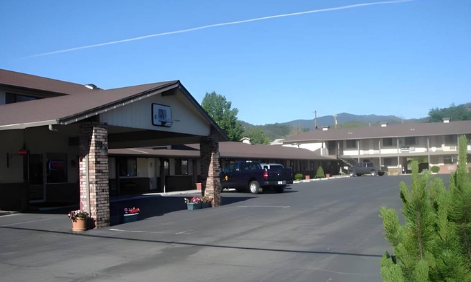 Yreka Hotel | 37 m² Motel ∙ 8 guests