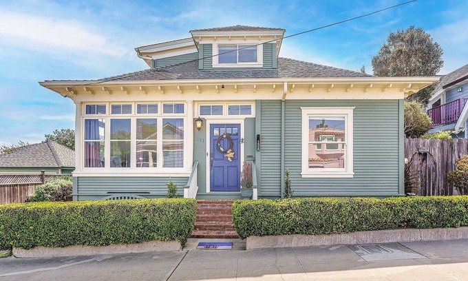 Pacific Grove House | 3887 Just Coast'n - Just a Few Steps to the Bay