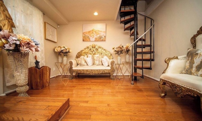 Roxborough House | 389D) Relaxing 1 BR Home!