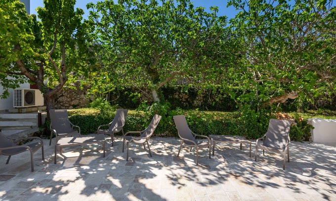 Noci House | 3914 cdg - Stanza Vittoria (PT) by BarbarHouse