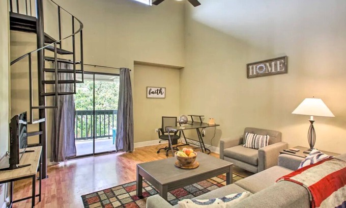 Highlands - Perkins Condo | 3Bed/3Bath Condo 3 miles from LSU