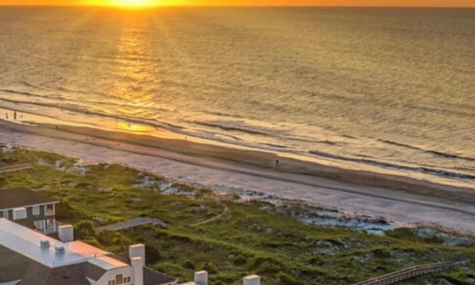 North Carolina Coast Condo | 3Bed/3Bath-Sleeps 6-Oceanfront Condo-Wrightsville Beach, NC