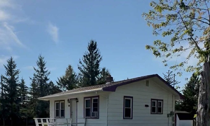 Cass Lake House | 3BR/2B charming Cass Lake home with a long paved driveway with outside outlet!