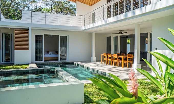Samara House | 3BR/2Bath Spacious Villa in Town w/Pool & Jacuzzi