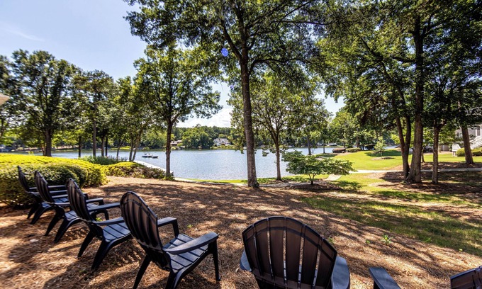 Lake Oconee House | 3BR/3BA cottage within gated Reynolds Lake Oconee and Marina Cove.