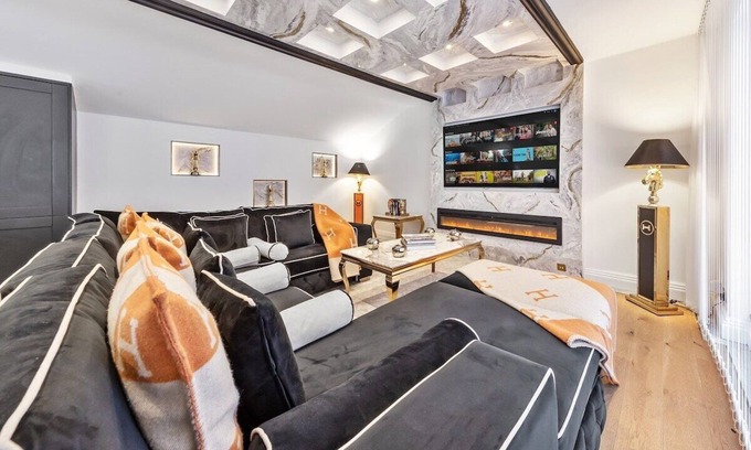 Knightsbridge and Belgravia Condo | 3BR Billionaire’s Ultra-Luxury Hideaway by Harrods
