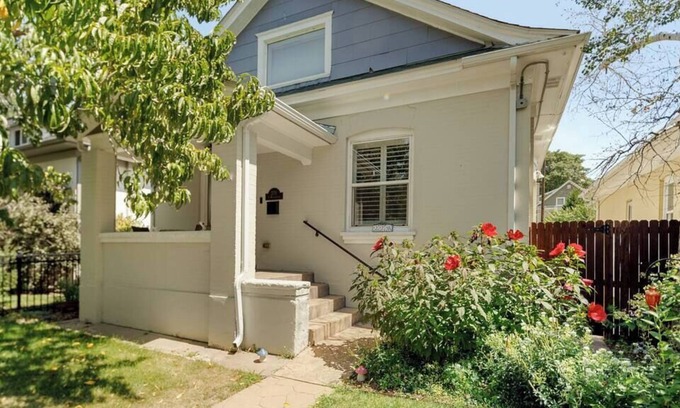 Speer House | 3BR Bungalow in Wash Park, Hot Tub, Private Yard