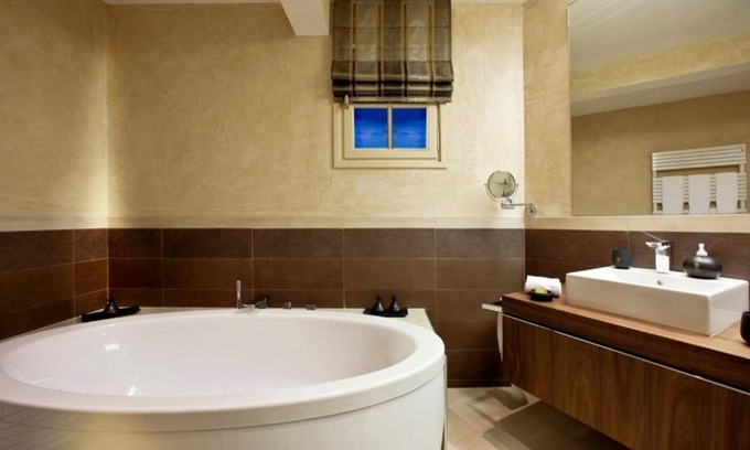 Grasse House | 3BR Grasse Lush in greenery with a charming appeal
