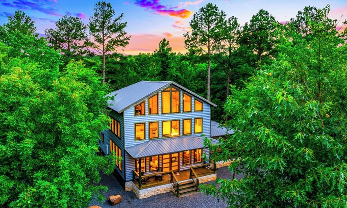 Pickens Cabin | 3BR Hideaway! Playset, Pool Table | Sleeps 14