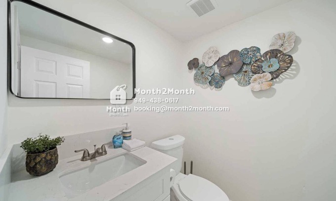 Pomona House | 3BR Home in Lewis St｜Garage Access｜Pet Friendly ｜Monthly Stays #42390