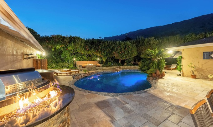 Eastern Malibu House | 3BR Malibu Oasis with Pool
