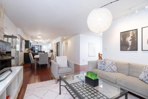 Grandview-Woodland House | 3BR Near Commercial Dr 10 min to Downtown