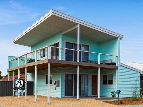Aldinga Beach House | 3BR Retro Charm Beach House Getaway