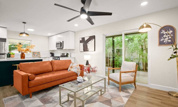 South Manchaca House | 3br, South 1st, Newly Remodled - Casa de Cozy