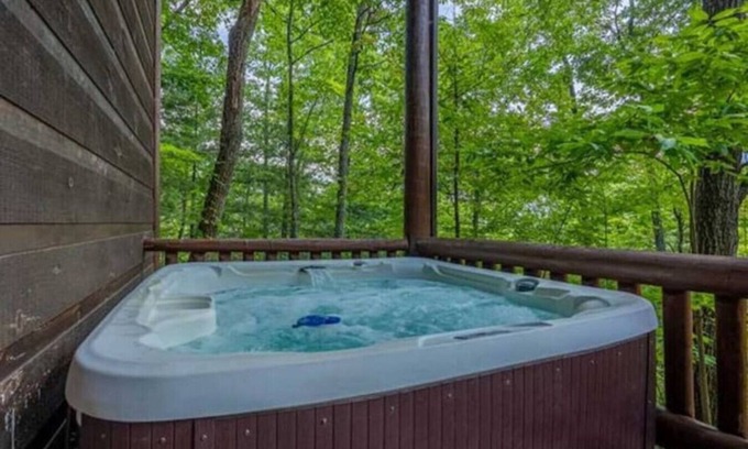 Smoky Mountains Apartment | 3BR w/Hot Tub*Fireplace*MTN Views*Games*Peaceful