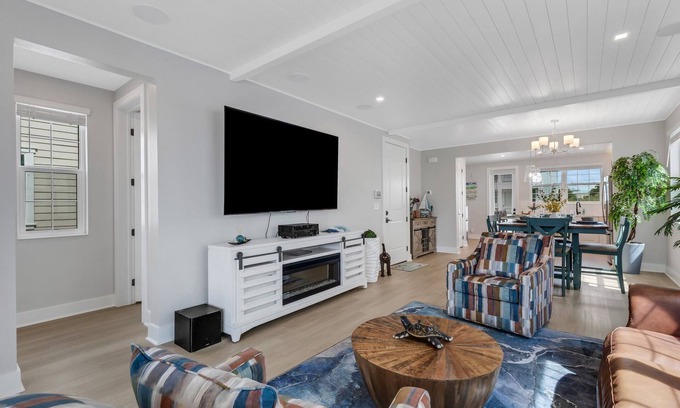 Cortez House | 3BR w/Tesla EV Charger + Minutes to AMI