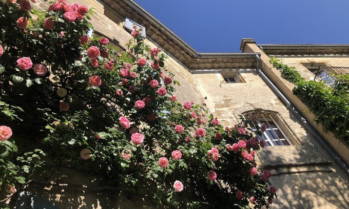 Montaren-et-Saint-Mediers Apartment | 3kms from Uzès in 17th century residence, lovely 3-room apartment with poetic garden