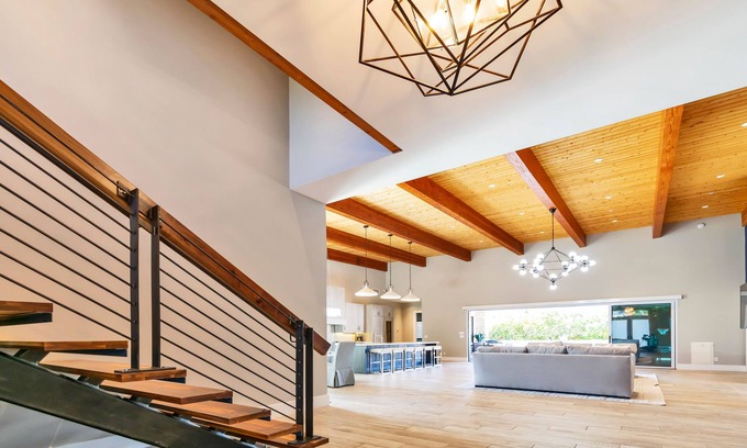 Marion Estates House | 3M Home - Mtn Views, Hot Tub, BB court, & Minigolf
