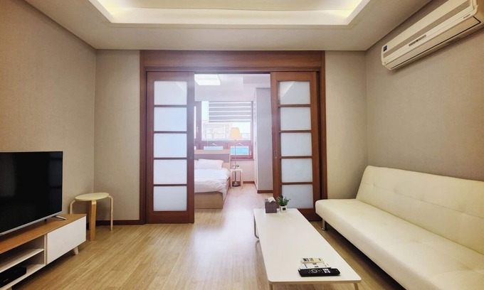 Yeoksam Apartment | [3mins YeokSam Sta.]cozy house in the center of Gangnam