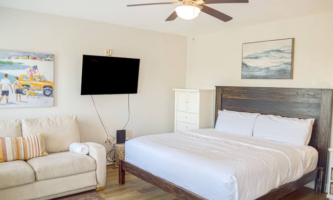 Gulf Place Apartment | 3rd-floor studio with Gulf view, balcony, pool, & tennis