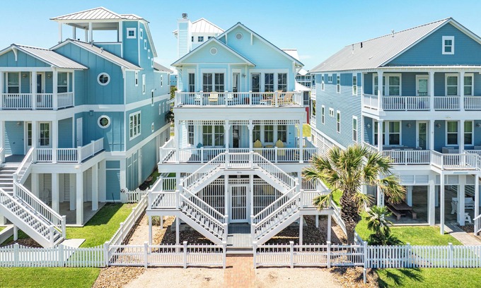 Beachside Village House | 3rd Row in Beachside Village - Elevator, 4 Decks, 2 Suites, 9 Miles to Downtown