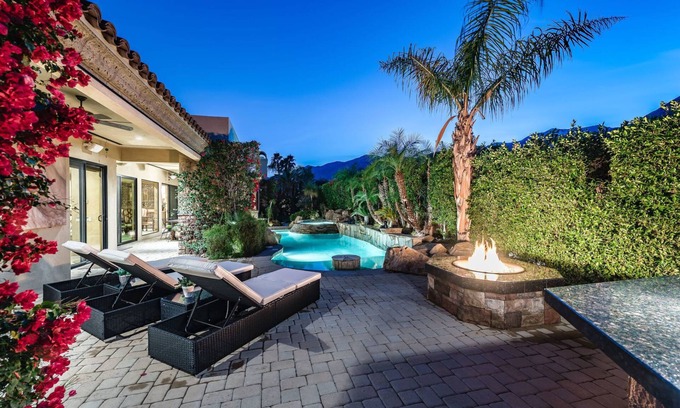 Palm Springs House | 4,578 Sq Ft Estate, 5 King Beds, All En Suites, Putting Green, Basketball Hoop