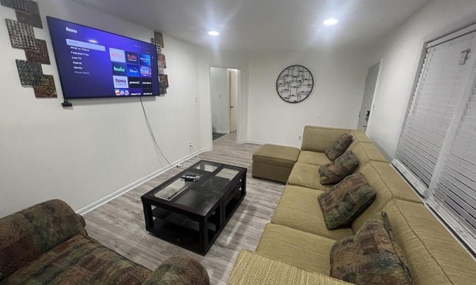 Fayetteville House | 4 BD, 6 TV's, Full Kitchen and, Balcony