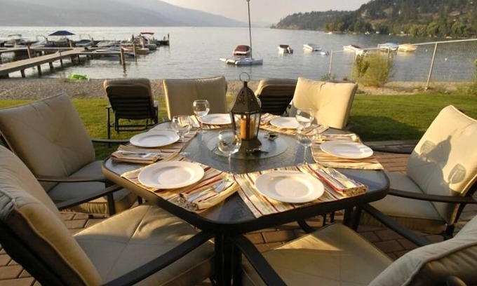 Central Okanagan House | 4 BDRM TH right on the Lake