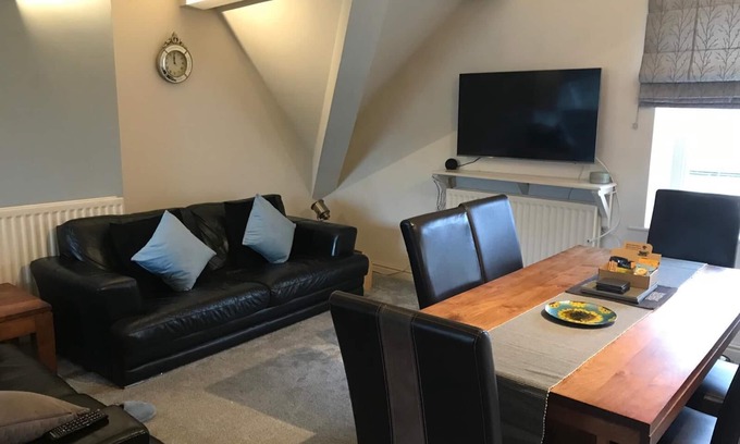 Keswick Apartment | 4-bed 2-bath Maisonette sleeping 6 In central Keswick with stunning views