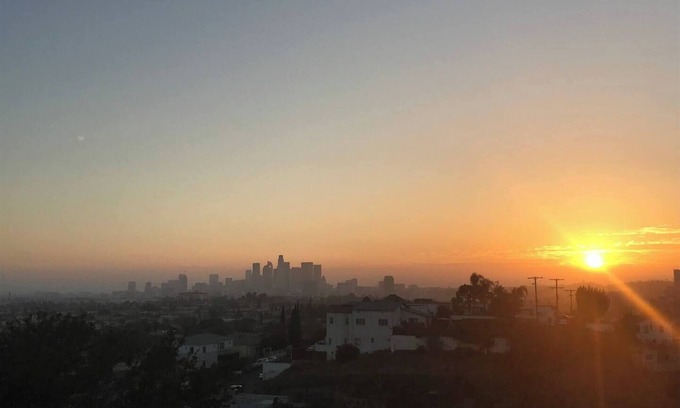 Los Angeles House | 4 Bed 2 Bath Modern Oasis DTLA