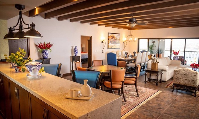 Los Cabos Condo | 4 Bed/4.5 Bath Condo W/Ocean Front Balcony