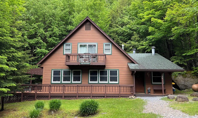 Old Forge House | 4 bed/4 bath camp with Fourth Lake access!