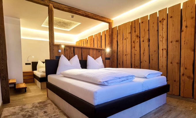 Alpendorf Apartment | 4 Bed Apartment Superior Panorama