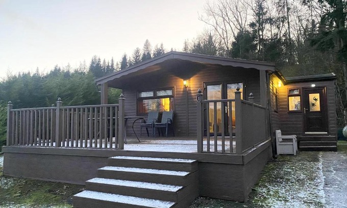Beattock House | 4 Bed House - Sleeps 9 - HotTub - Parking