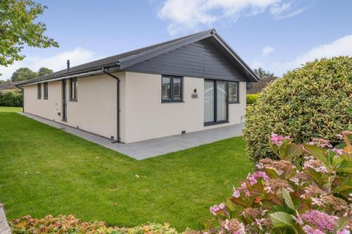 Brecon House | 4 Bed in Brecon oc-m32973