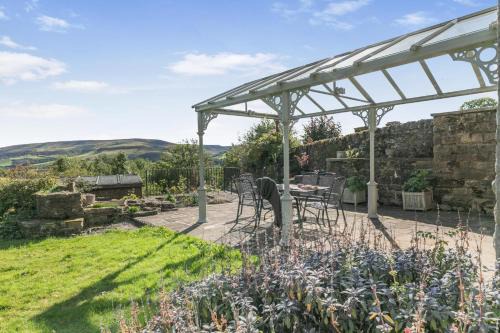 Hope Valley House | 4 Bed in Hope oc-w33409