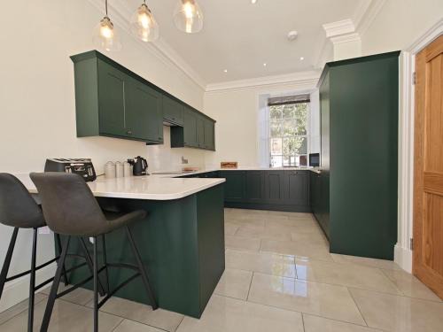 Kelso House | 4 Bed in Kelso oc-b33446