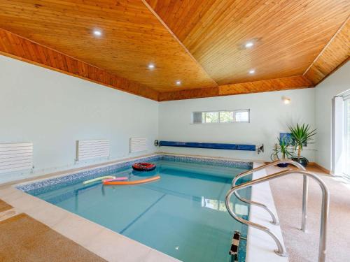 Netley House | 4 Bed in Netley 82920