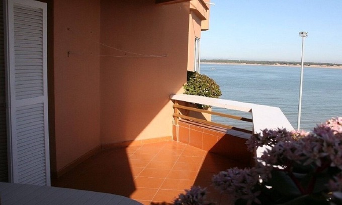Sanlucar de Barrameda Condo | 4 bedroom apartment. 1st line of beach.