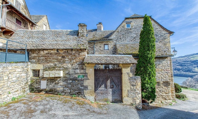 Castelnau-de-Mandailles House | 4 bedroom accommodation in Castelnau d Mandailles