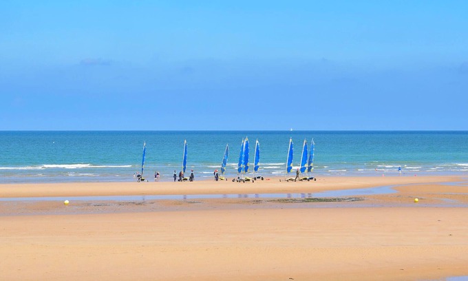 Englesqueville-la-Percee House | 4 bedroom amazing home in Englesqueville-la-perc