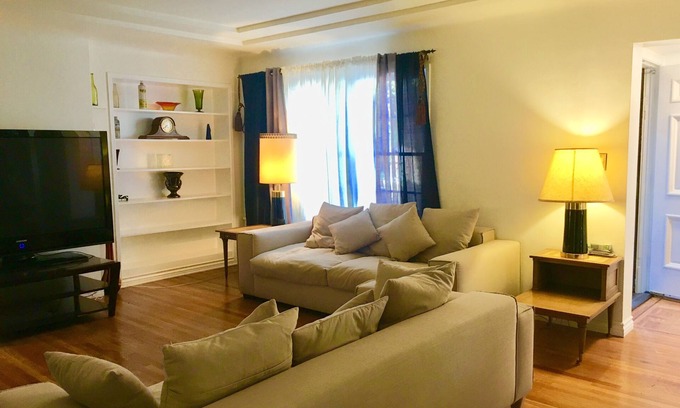 Toluca Lake House | 4 bedroom 2 classic house in nice neighborhood near Universal Studios