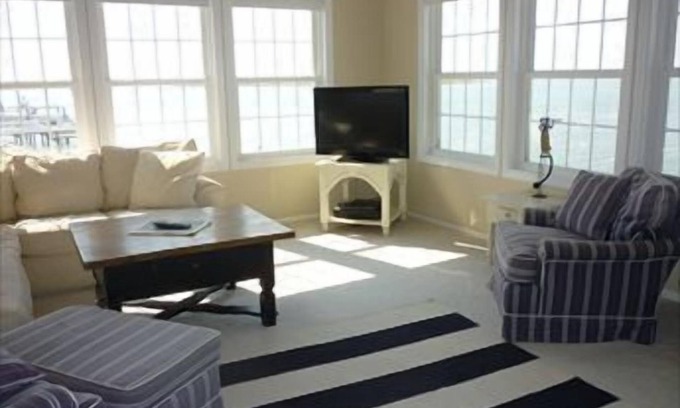 Beach Haven Gardens House | 4 bedroom accommodation in Beach Haven Gardens