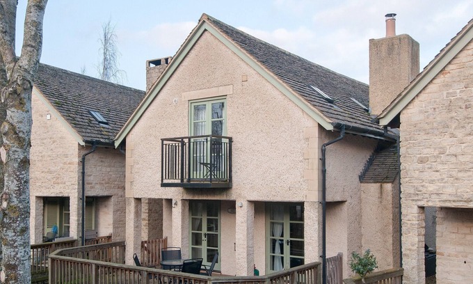 Cirencester Cottage | 4 bedroom accommodation in Somerford Keynes, near Cirencester